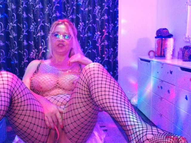Freyaamore live cam on BongaCams