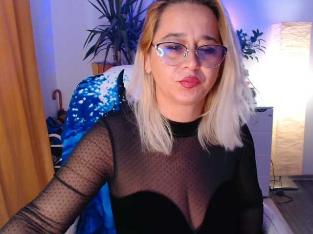 Freyaamore live cam preview