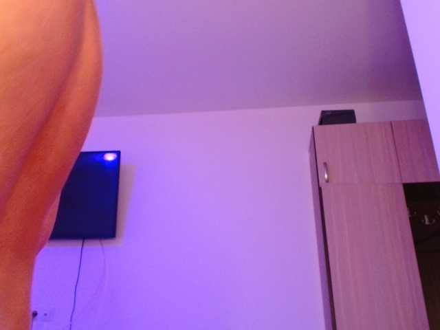 Freyaamore's BongaCams show and profile