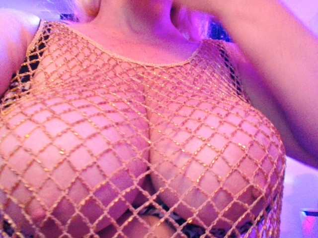 Freyaamore live cam on BongaCams