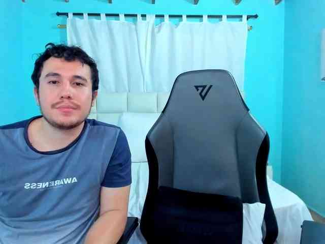 sweet-couple-latin webcam