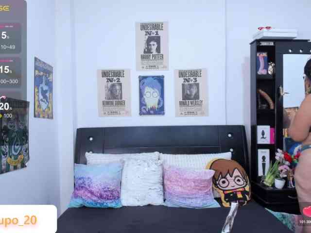 LILYLUNAPOTTER webcam