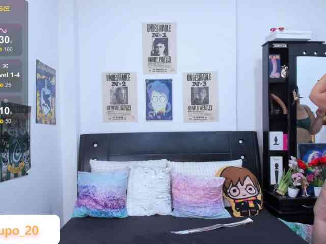 LILYLUNAPOTTER webcam