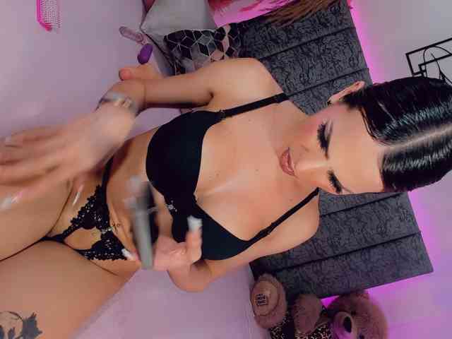 roxy-sexy21 Live Webcam on BongaCams