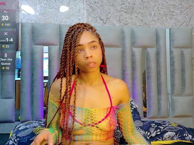 skinnyslutgirl live cam on BongaCams