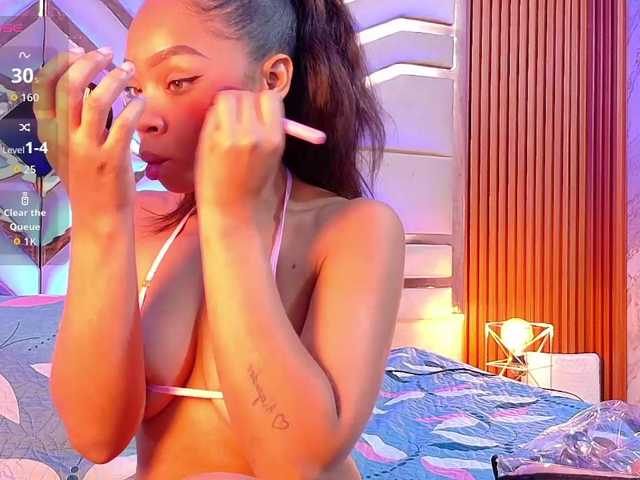 skinnyslutgirl live cam on BongaCams