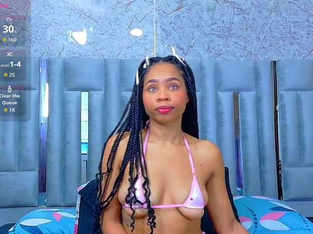 skinnyslutgirl live cam on BongaCams