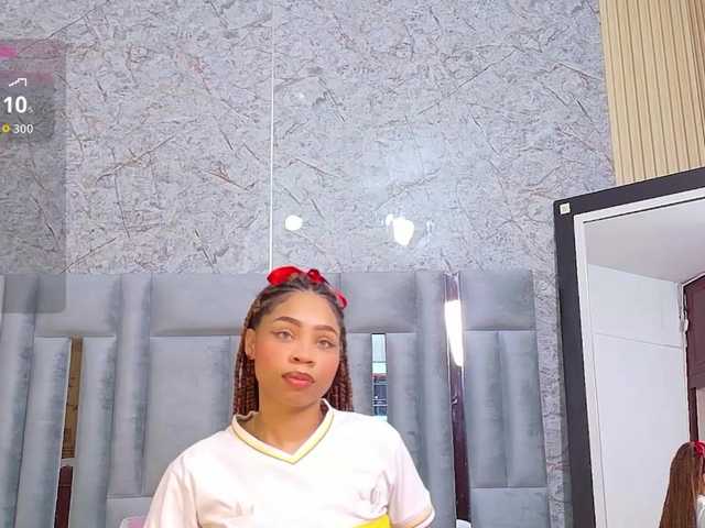 skinnyslutgirl live cam on BongaCams
