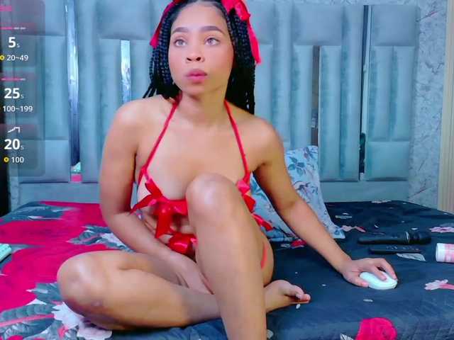 skinnyslutgirl live cam on BongaCams