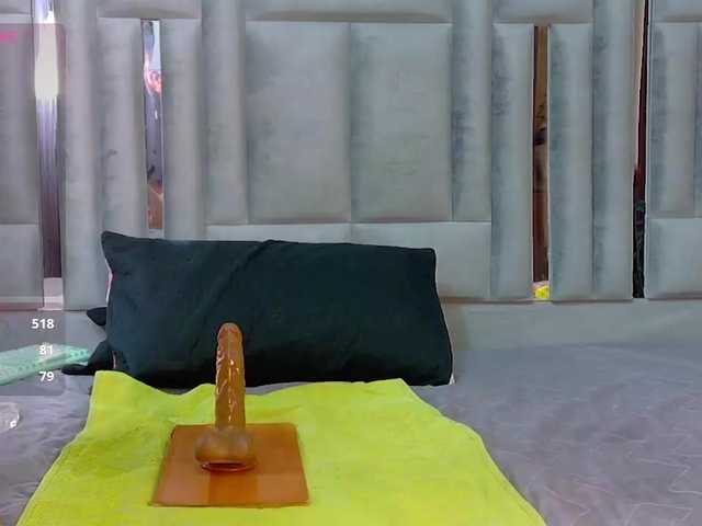 skinnyslutgirl live cam on BongaCams