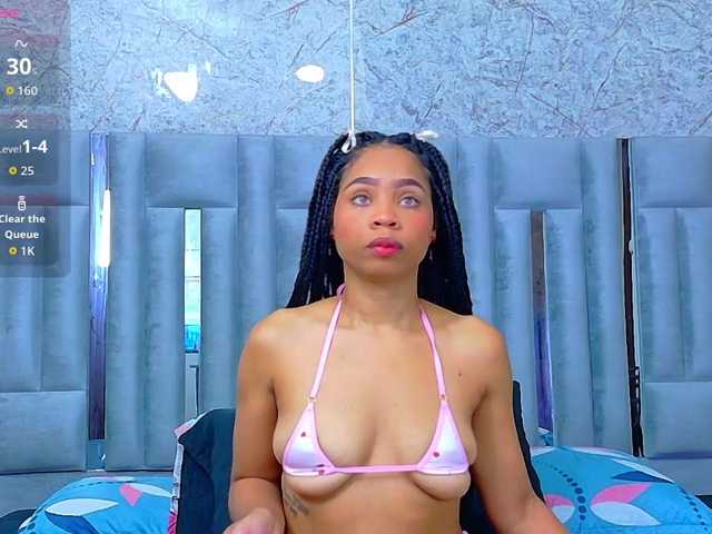 skinnyslutgirl live cam on BongaCams