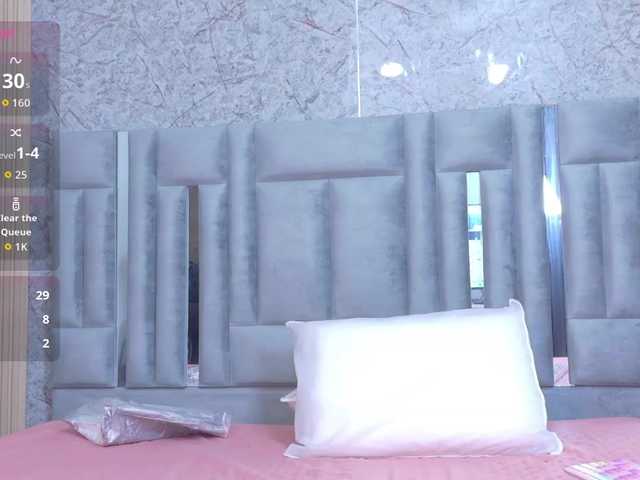 skinnyslutgirl live cam on BongaCams