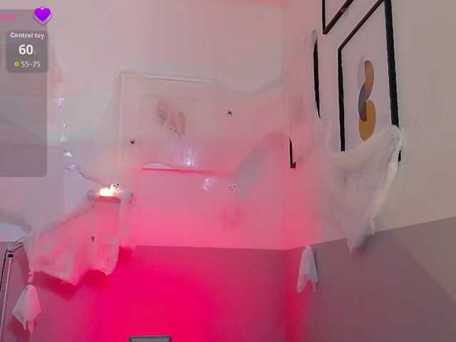 le modèle skinnyslutgirl est en webcam porno dans un show sur le site bongacams, il possède les tags suivants: Latino/Hispanic,Redhead,Shaved
