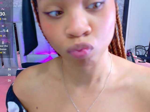 skinnyslutgirl live cam on BongaCams
