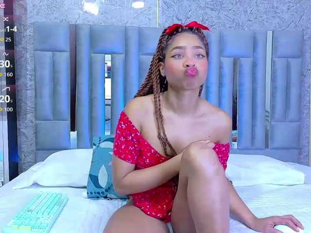 skinnyslutgirl live cam on BongaCams