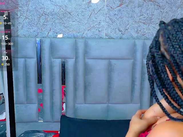 le modèle skinnyslutgirl est en webcam porno dans un show sur le site bongacams, il possède les tags suivants: Latino/Hispanic,Brunette,Shaved