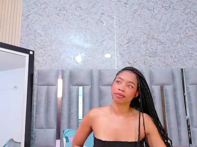 skinnyslutgirl live cam on BongaCams