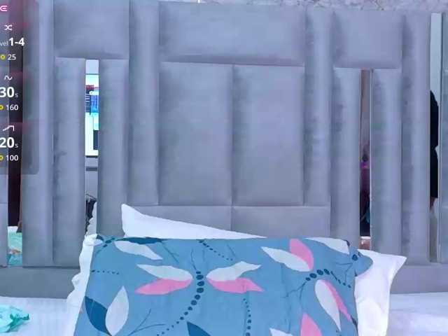 skinnyslutgirl live cam on BongaCams