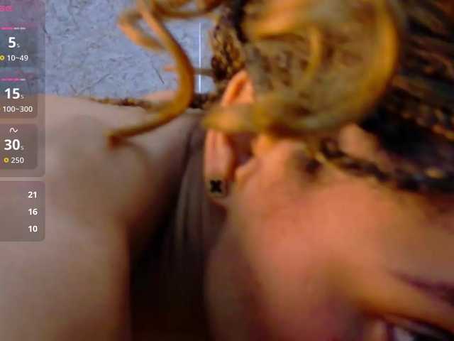 skinnyslutgirl live cam on BongaCams