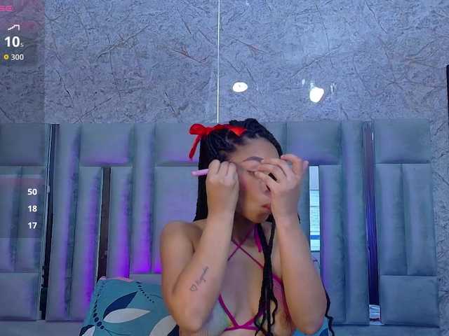 skinnyslutgirl live cam on BongaCams