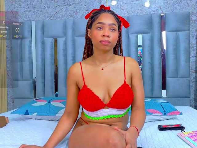 skinnyslutgirl live cam on BongaCams