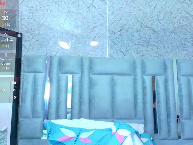 skinnyslutgirl live cam on BongaCams