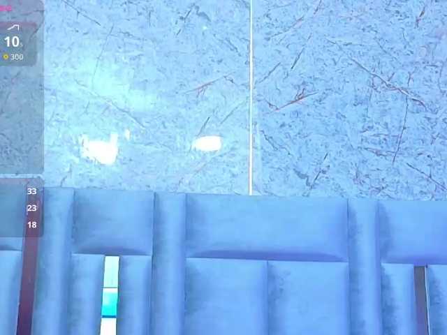 skinnyslutgirl live cam on BongaCams