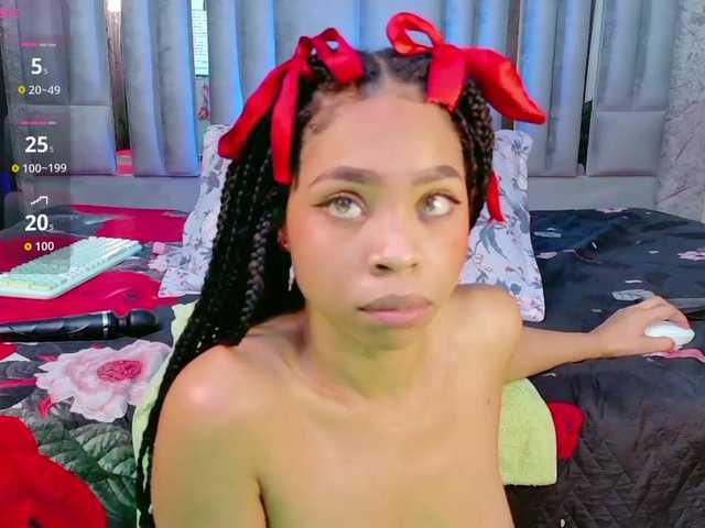 skinnyslutgirl live cam on BongaCams