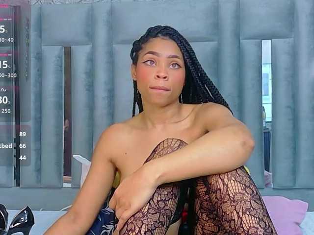 skinnyslutgirl live cam on BongaCams