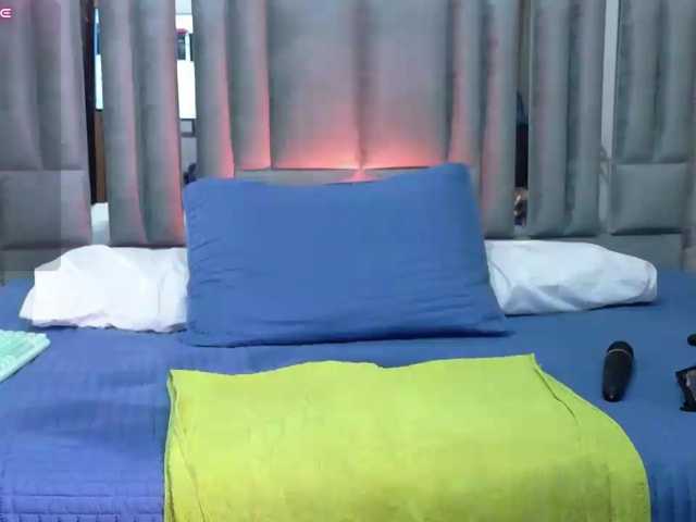skinnyslutgirl live cam on BongaCams