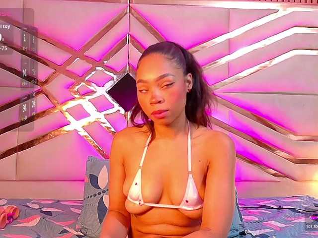 skinnyslutgirl live cam on BongaCams
