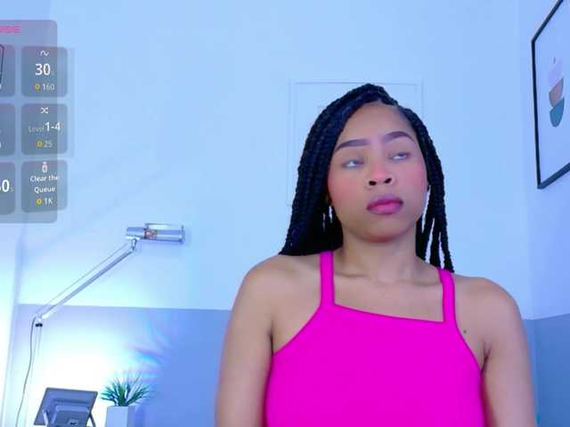 skinnyslutgirl live cam on BongaCams