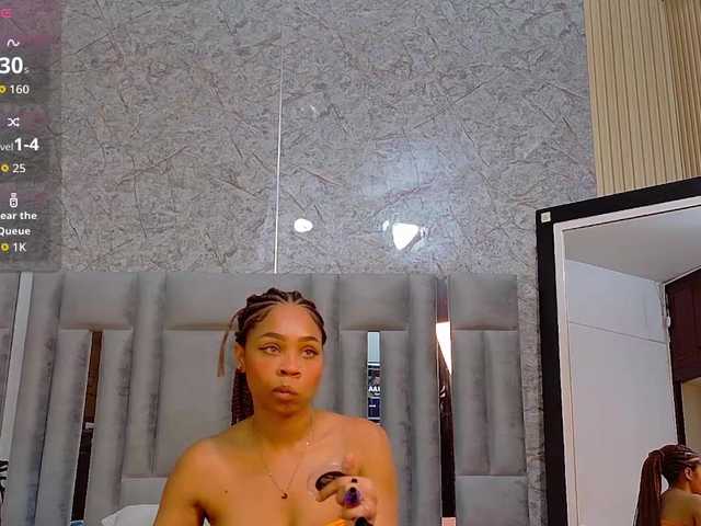 skinnyslutgirl live cam on BongaCams
