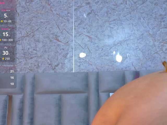 skinnyslutgirl live cam on BongaCams