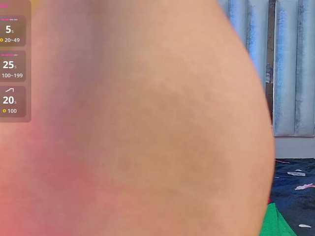 skinnyslutgirl live cam on BongaCams