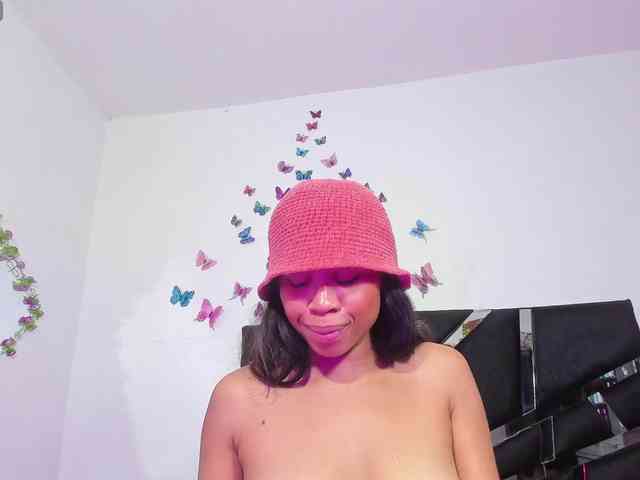 skinnyslutgirl webcam