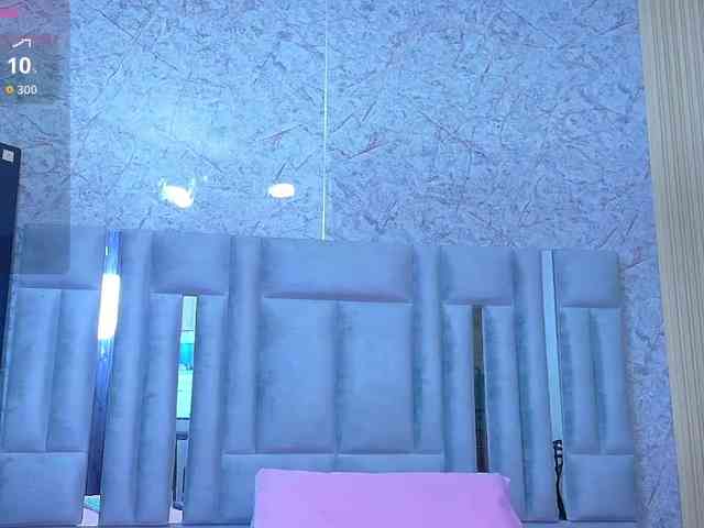 skinnyslutgirl webcam