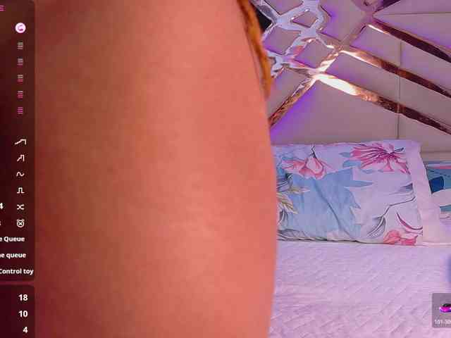 skinnyslutgirl webcam