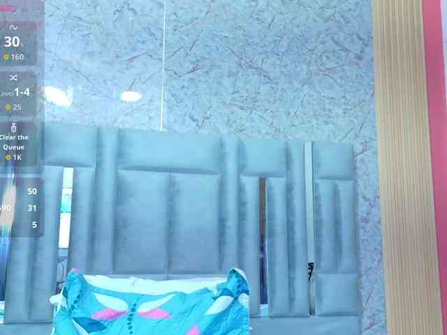 skinnyslutgirl webcam
