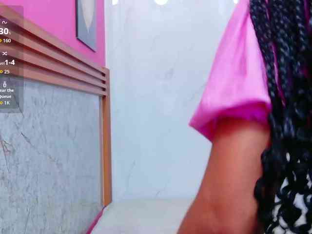 skinnyslutgirl webcam