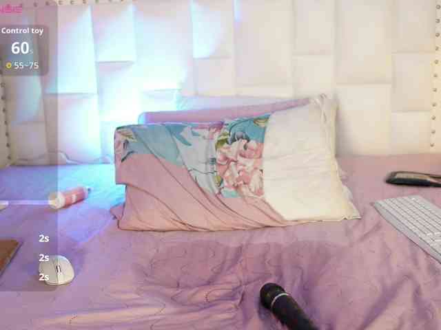 skinnyslutgirl webcam