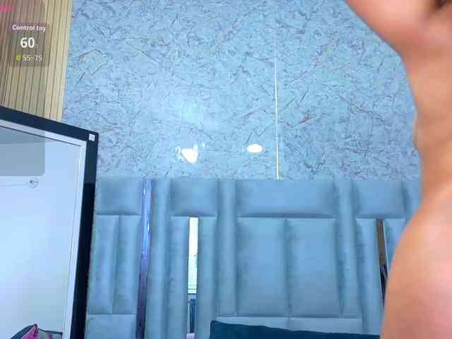 skinnyslutgirl webcam
