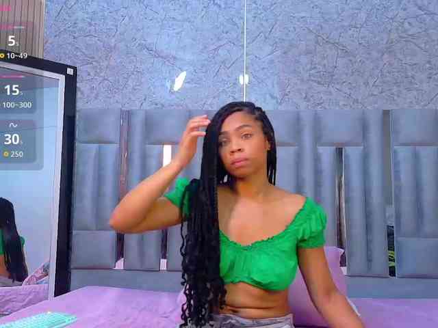 skinnyslutgirl webcam