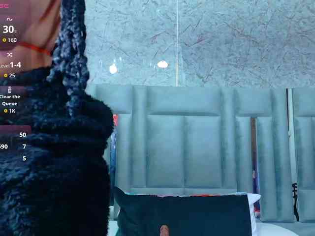 skinnyslutgirl webcam