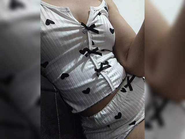Anmazing live cam on BongaCams