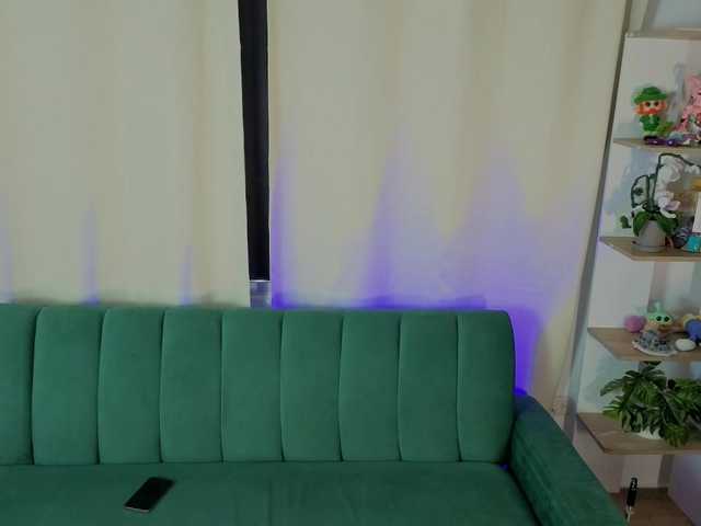 ela-cute live cam on BongaCams