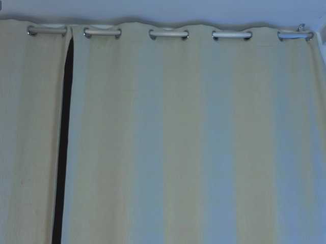 ela-cute live cam on BongaCams