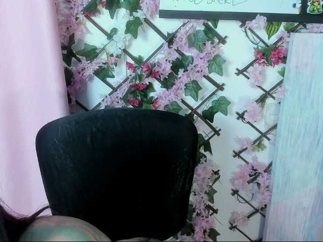 ela-cute live cam on BongaCams