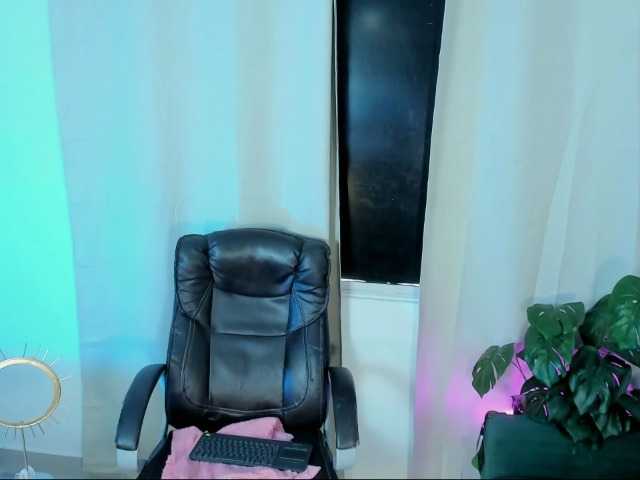 ela-cute live cam on BongaCams