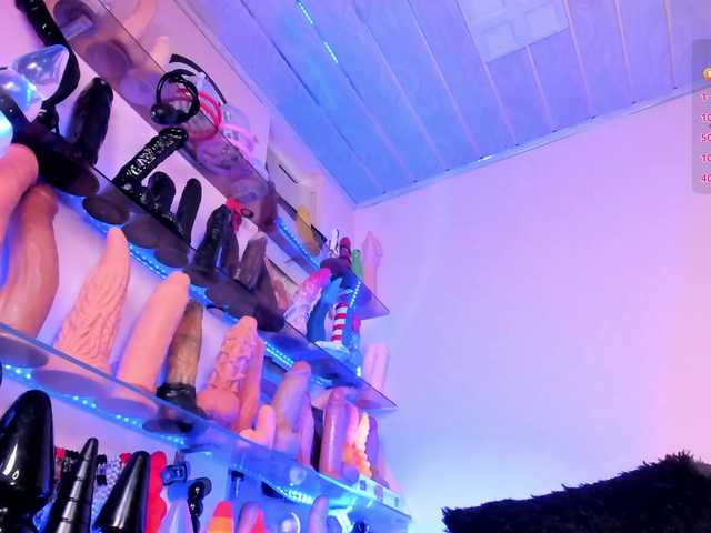 moly2510 live cam on BongaCams